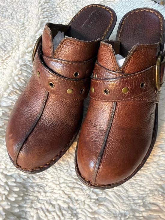 boc Shoes - BOC comfort shoes Brown Leather Clog Shoes size 9